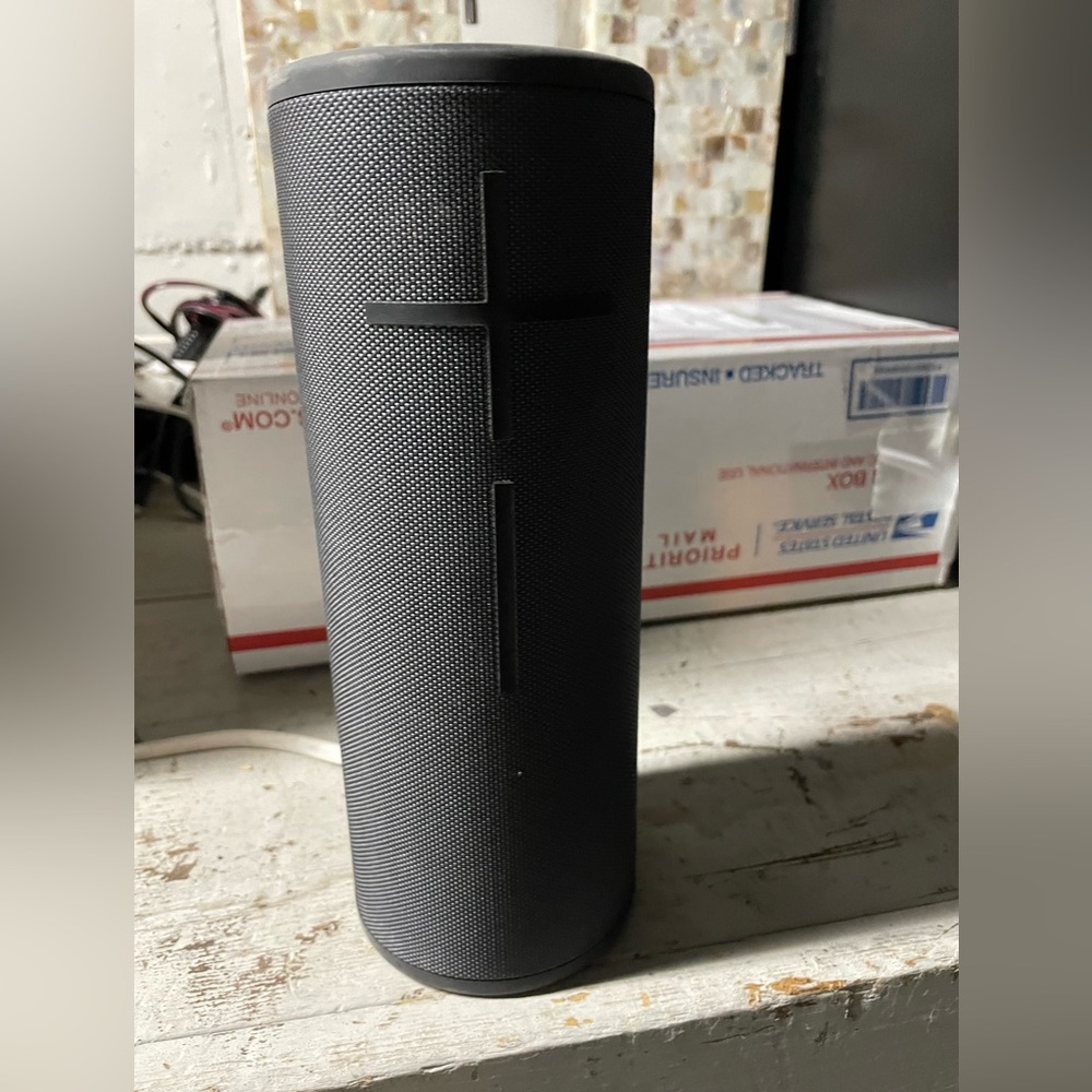 Ultimate Ears Megaboom 3 Bluetooth Wireless speaker